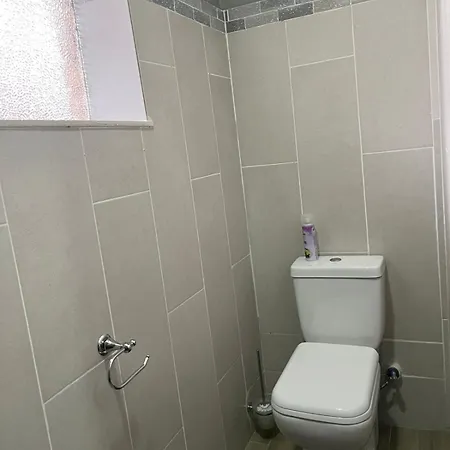 Intuthuzelo On Bridge Apartment King William's Town Exterior photo